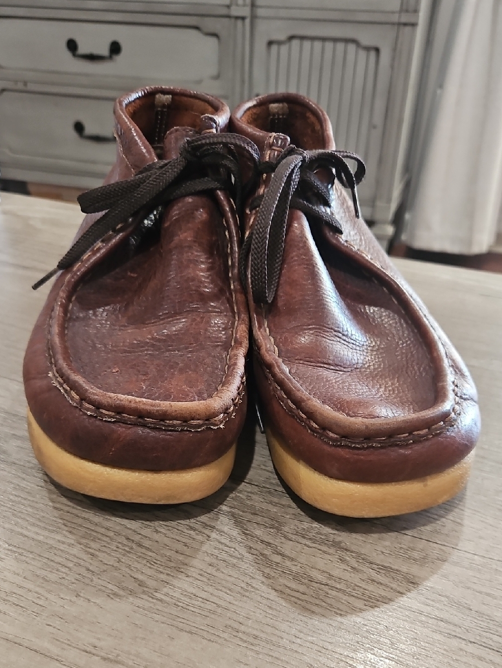 Clarks Men’s Brown Leather Chukka Boots with Tan Crepe Sole 10.5/11 - Picture 2 of 11